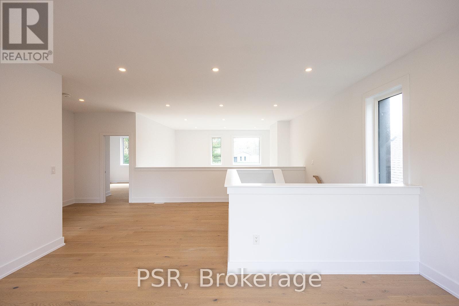 8 BAYPOINT COURT - 18