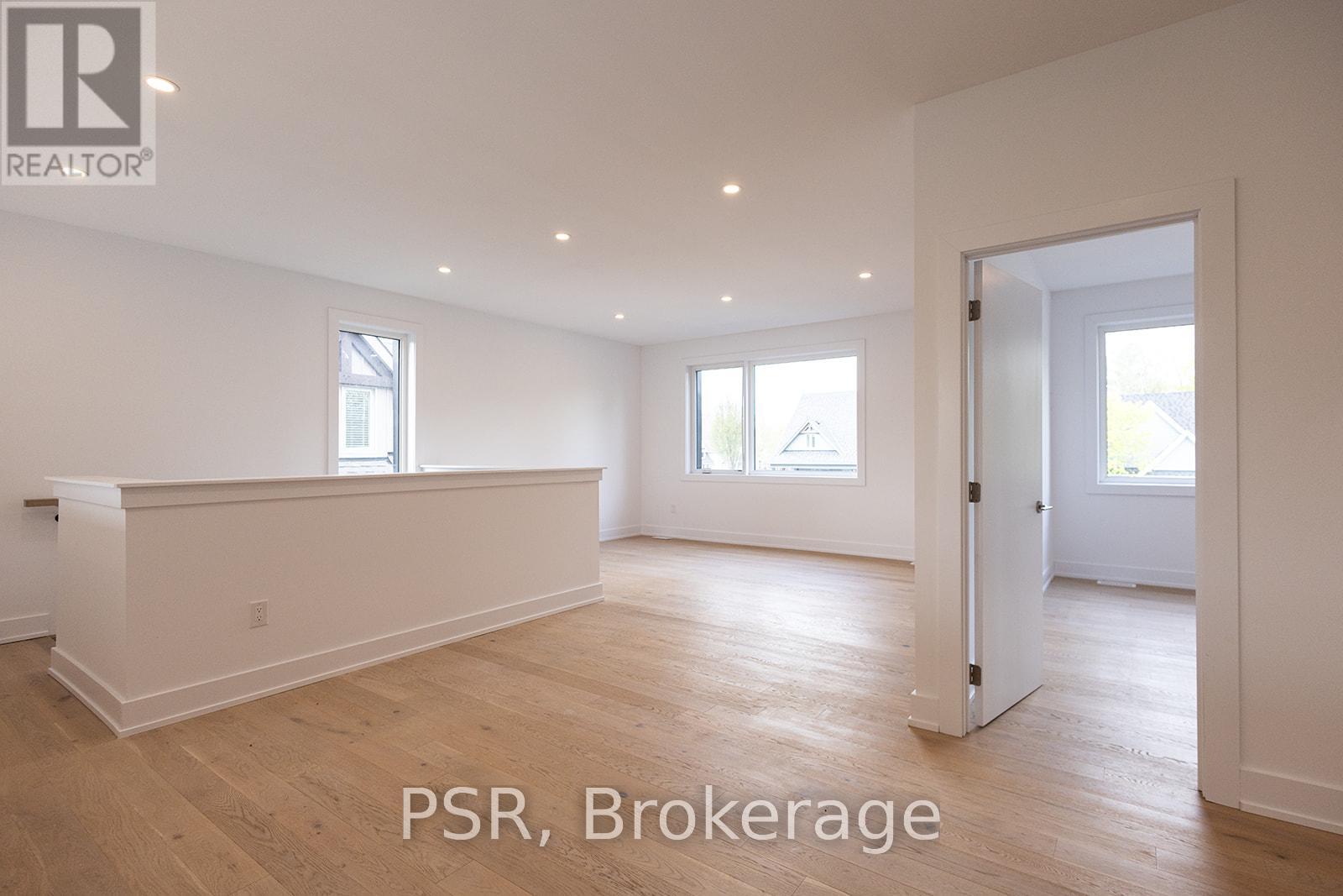 8 BAYPOINT COURT - 24