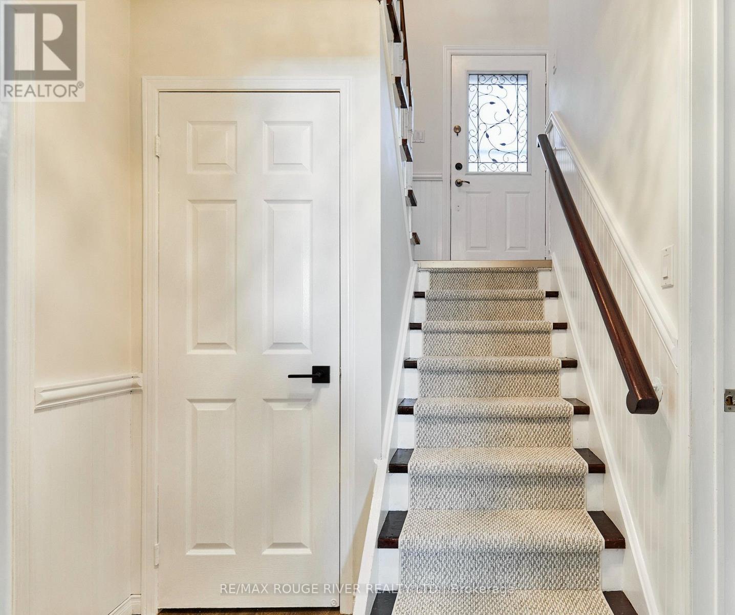 31 CHAMPINE SQUARE - 16