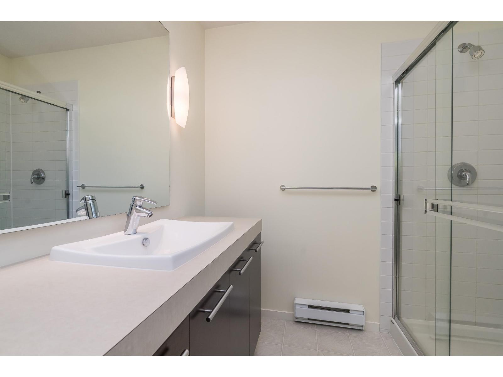 71 18983 72A AVENUE, Surrey