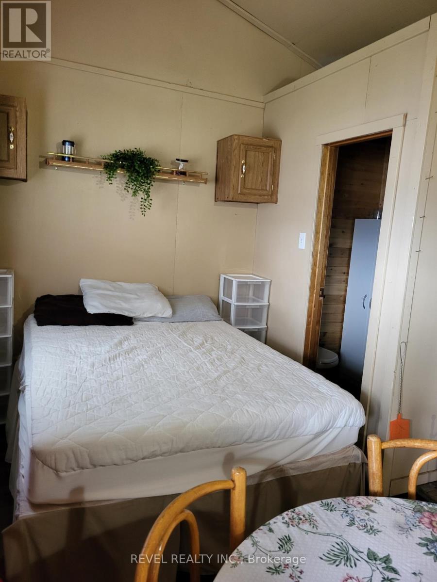 36 HORWOOD COTTAGER RD - 26
