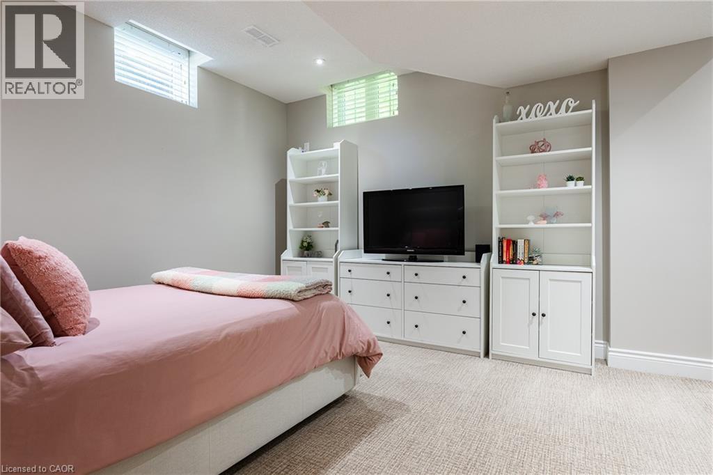 3122 SADDLEWORTH Crescent - 36