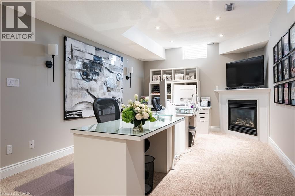 3122 SADDLEWORTH Crescent - 35
