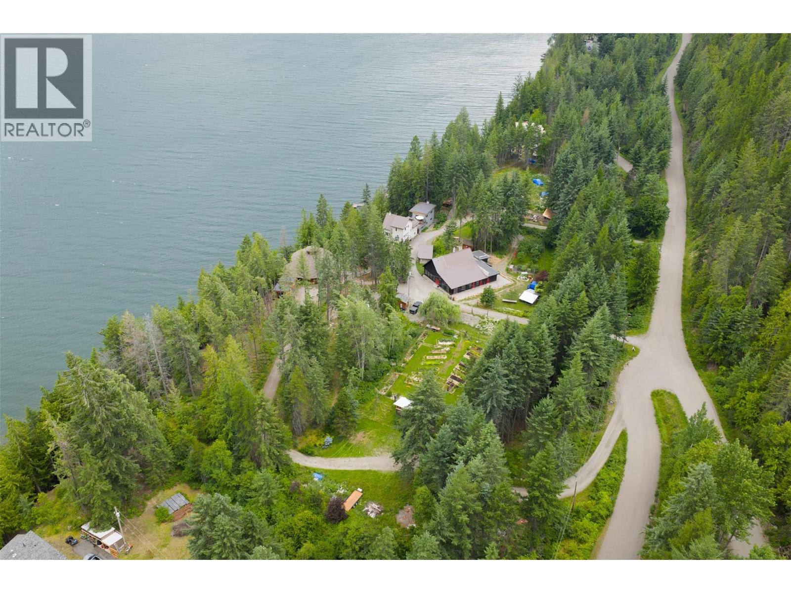 5278 Amundsen Road - main photo