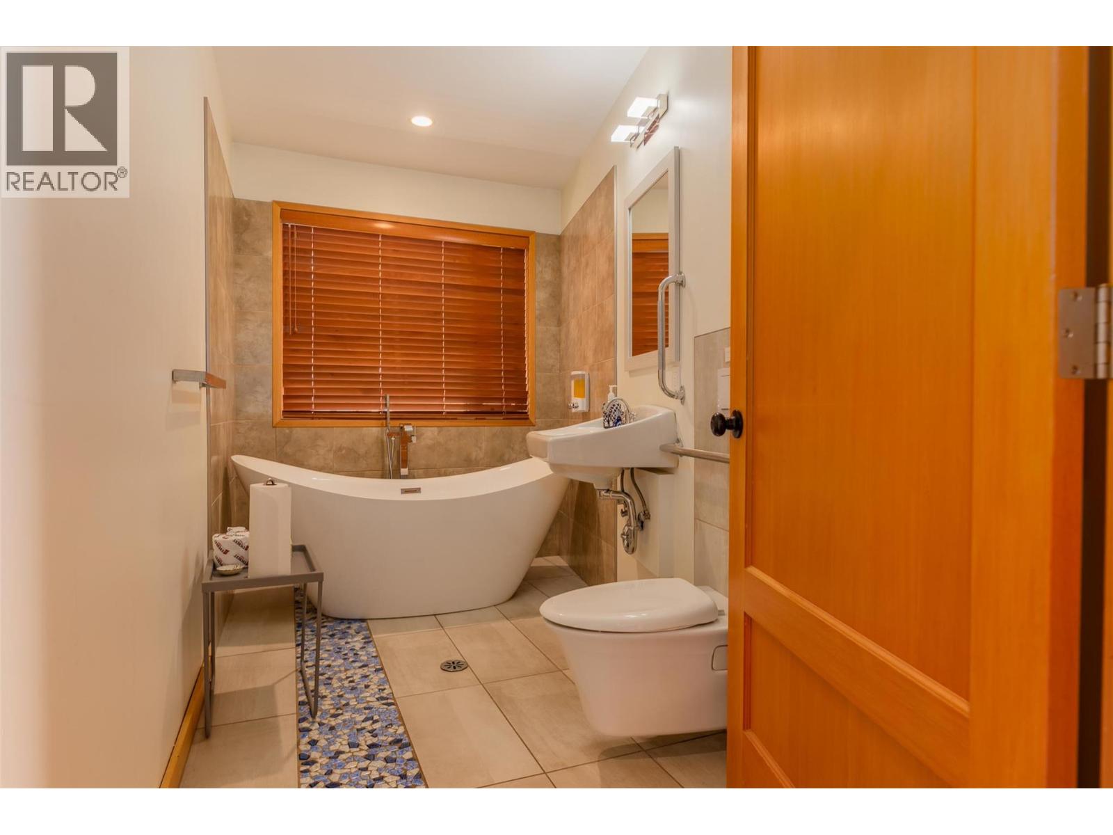 Hospitality for Sale in Kaslo – 5278 Amundsen Road, Kaslo - Image 30