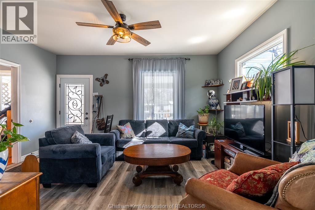460 Queen STREET - 10