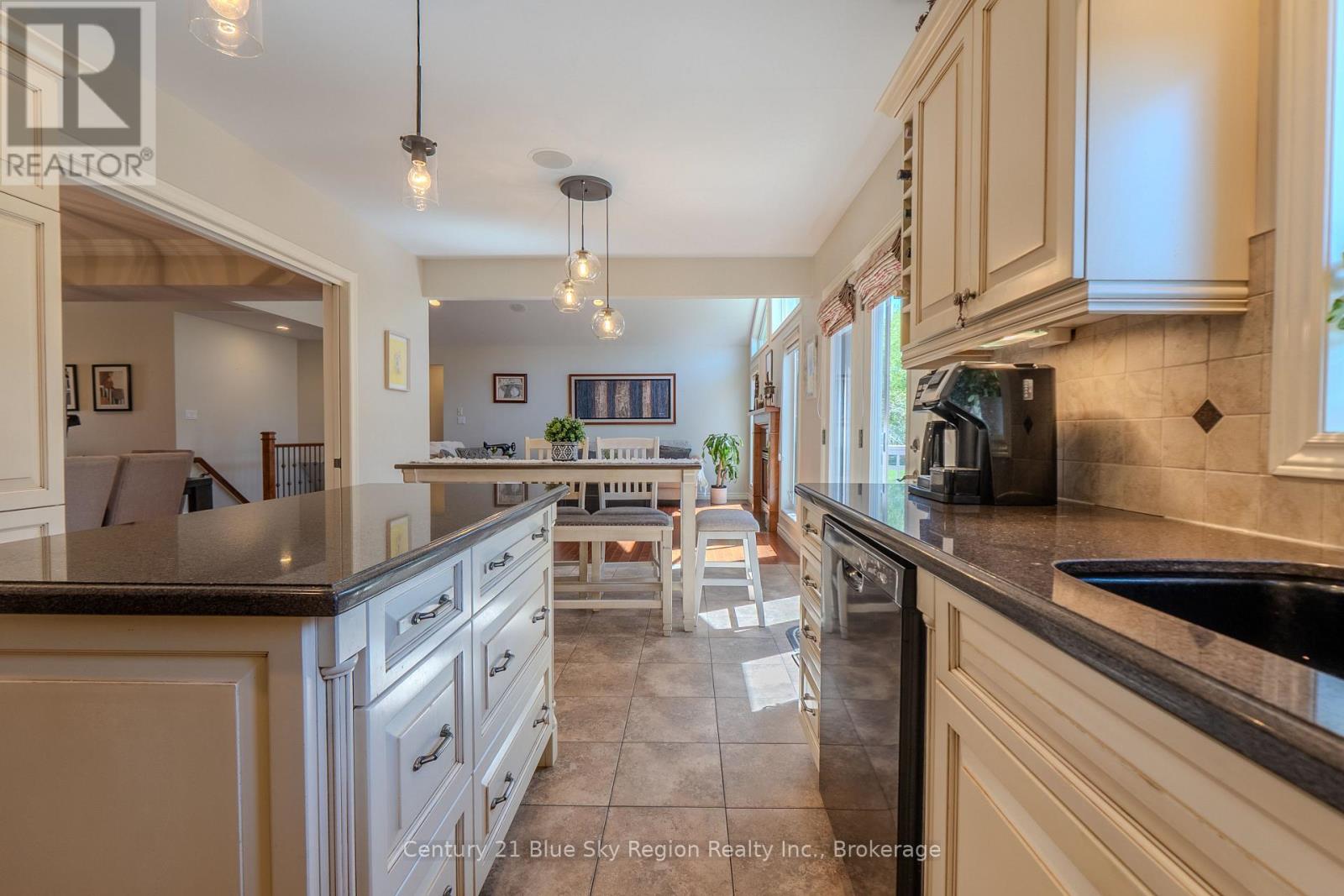 10 LINDEN LANE - 13