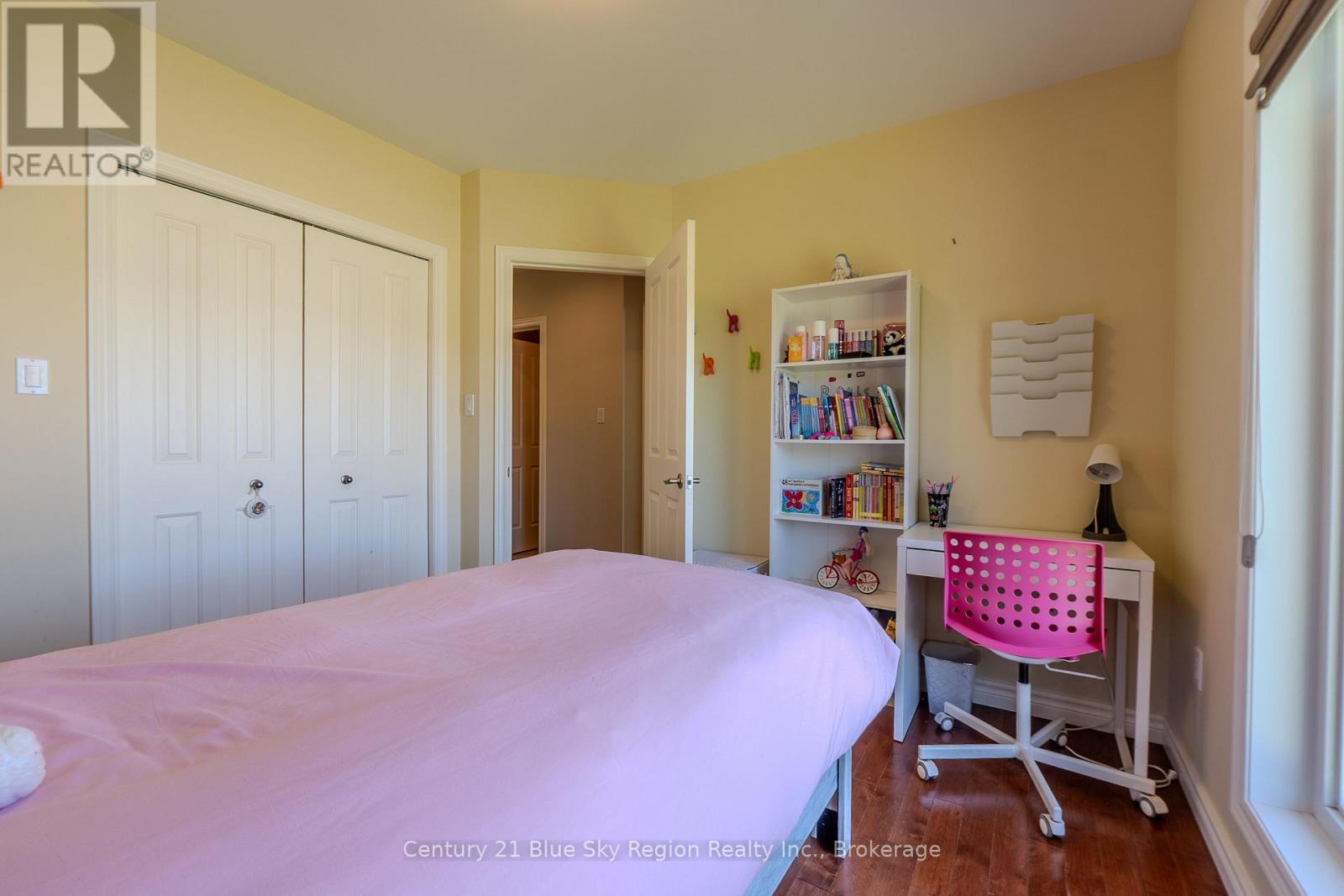 10 LINDEN LANE - 32