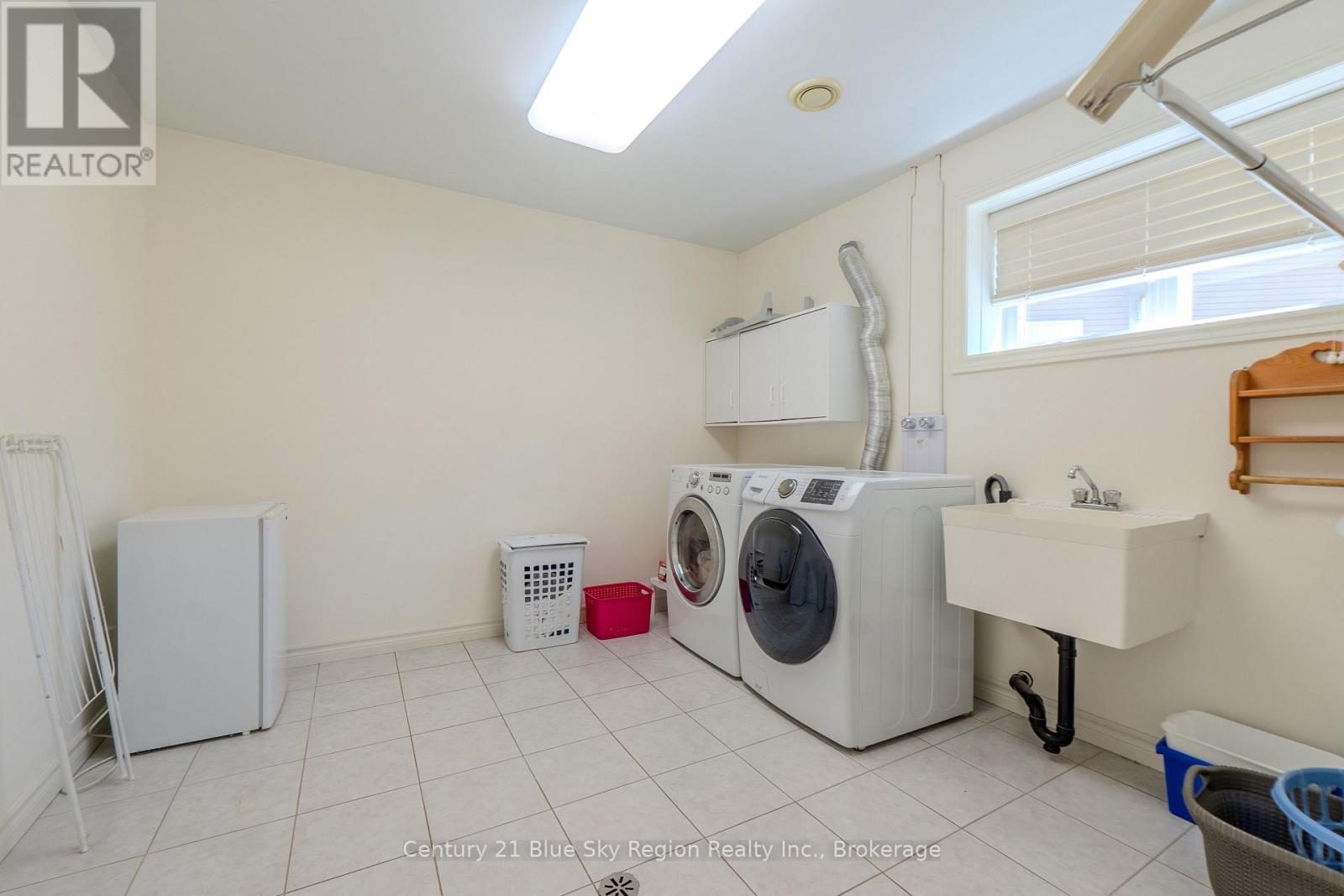10 LINDEN LANE - 46