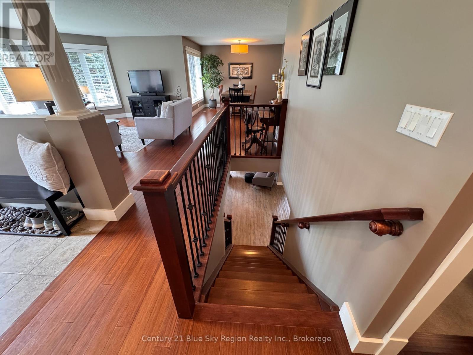 125 BAIN DRIVE - 16