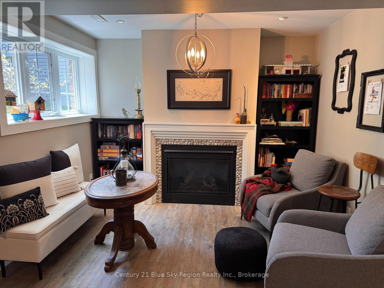 125 BAIN DRIVE - 19