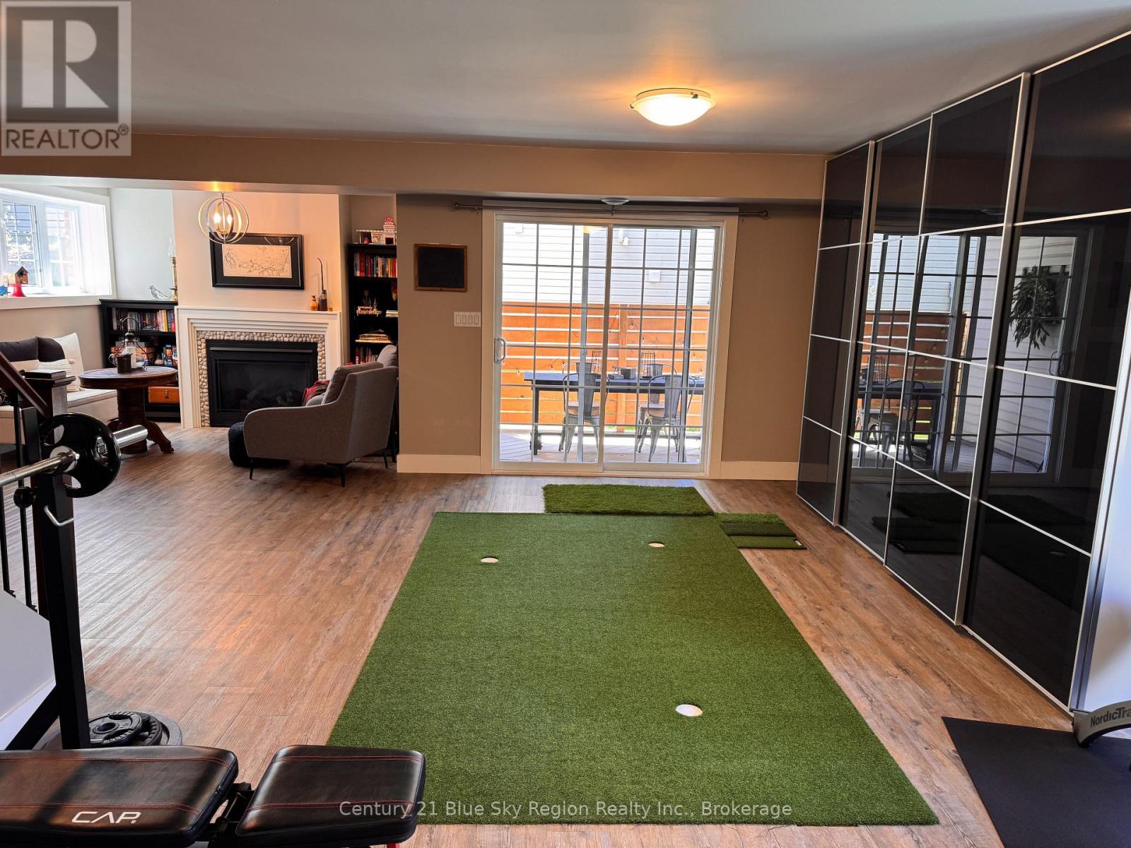 125 BAIN DRIVE - 22