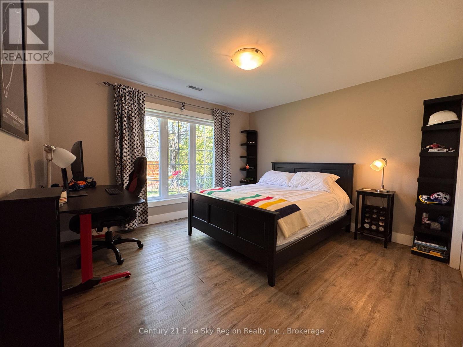 125 BAIN DRIVE - 23