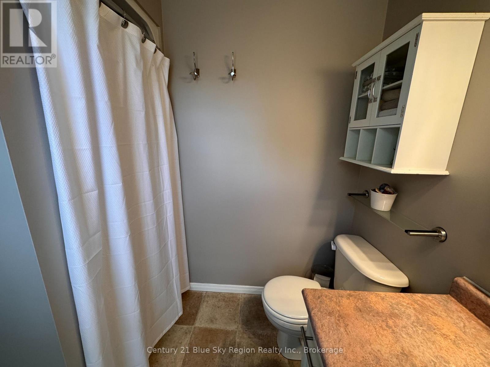 125 BAIN DRIVE - 9