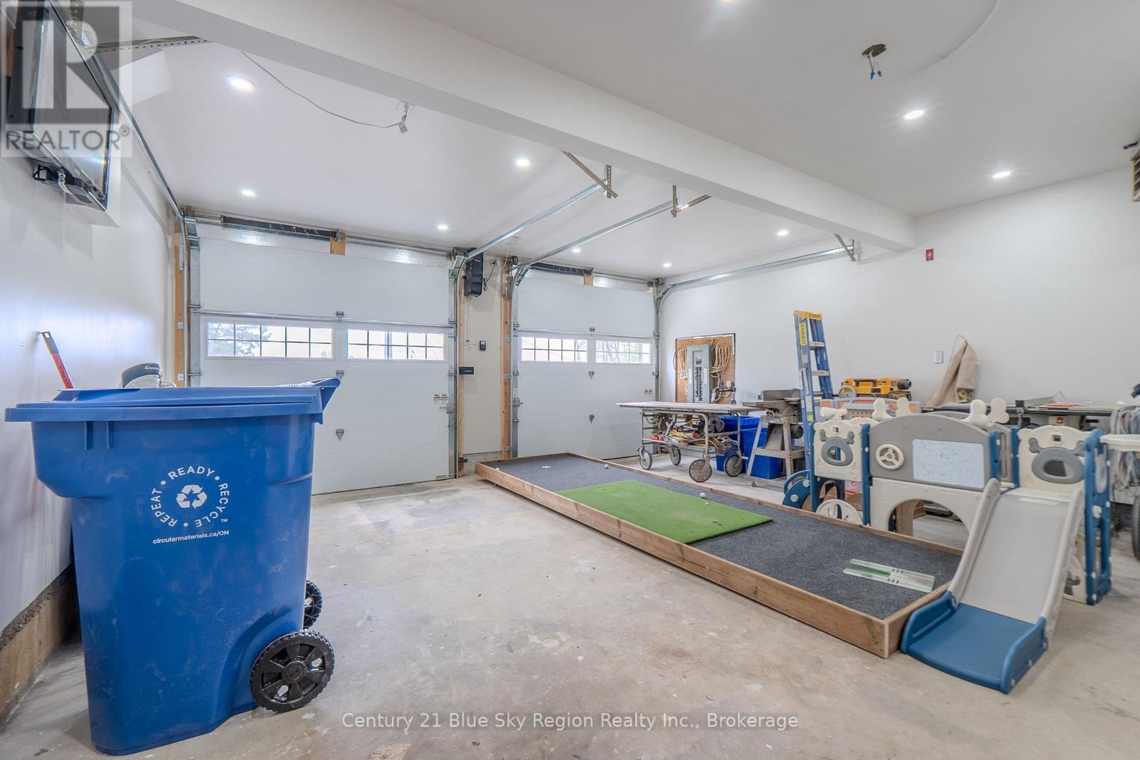 65 BELLEVIEW CRESCENT - 31