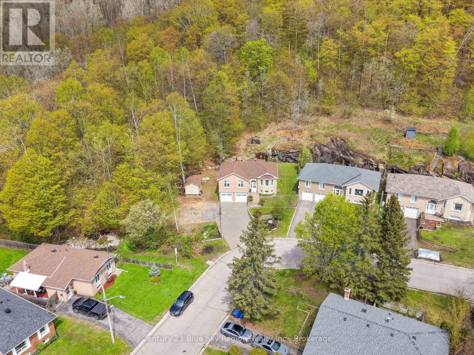 65 BELLEVIEW CRESCENT - 41