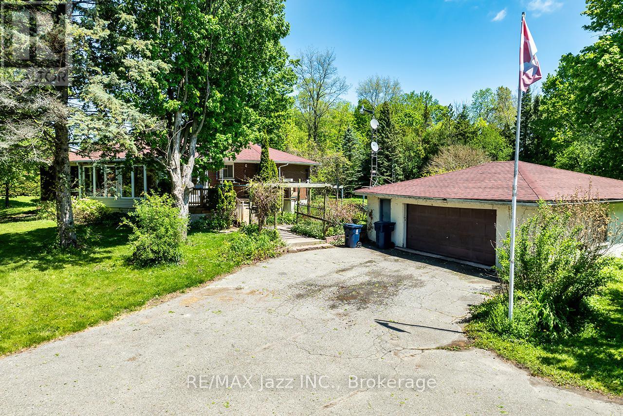 733 TOWNLINE ROAD N - 3