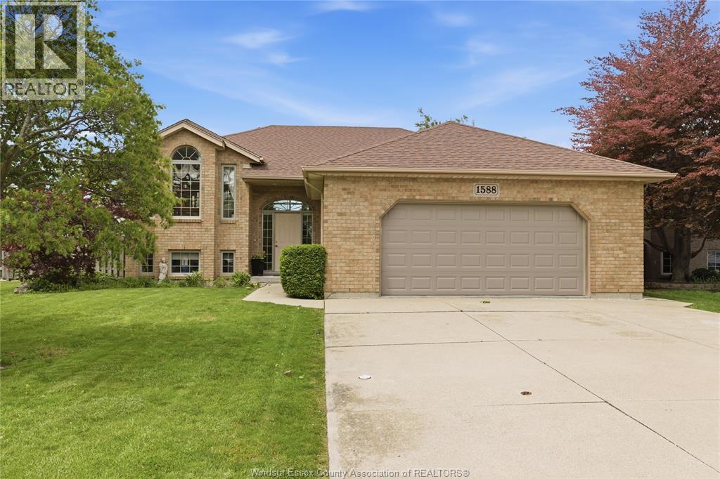 1588 WHITEWOOD DRIVE - 1