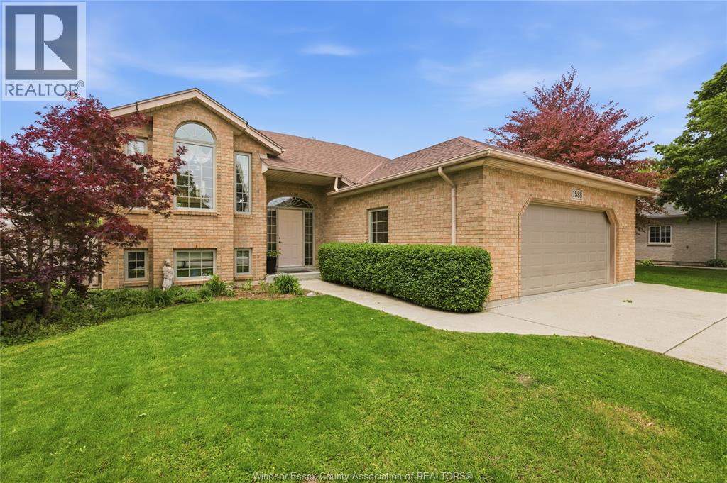 1588 WHITEWOOD DRIVE - 2