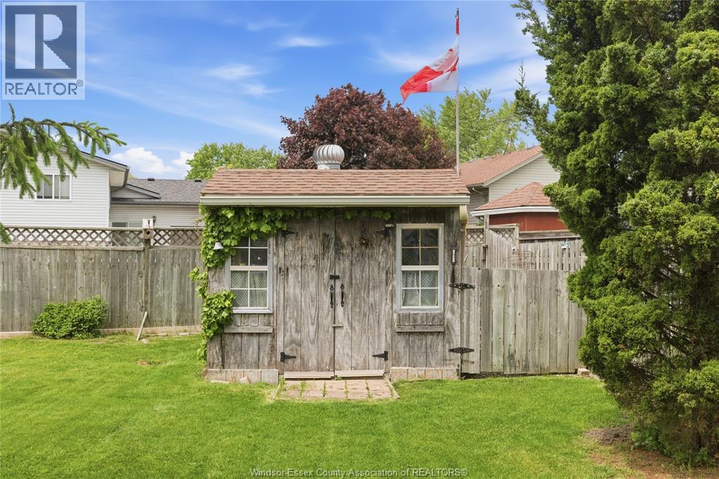 1588 WHITEWOOD DRIVE - 25