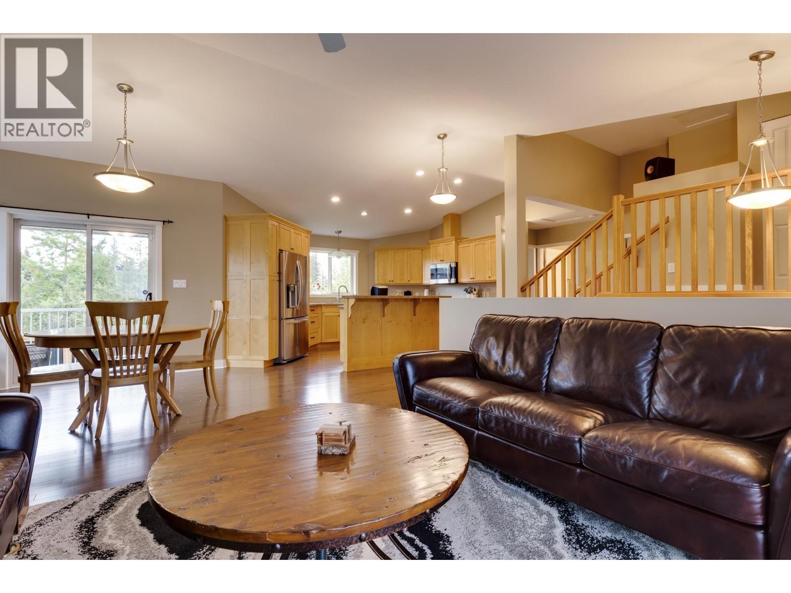 Photo 9 of 32 — 7556 HOUGH PLACE · Prince George, BC