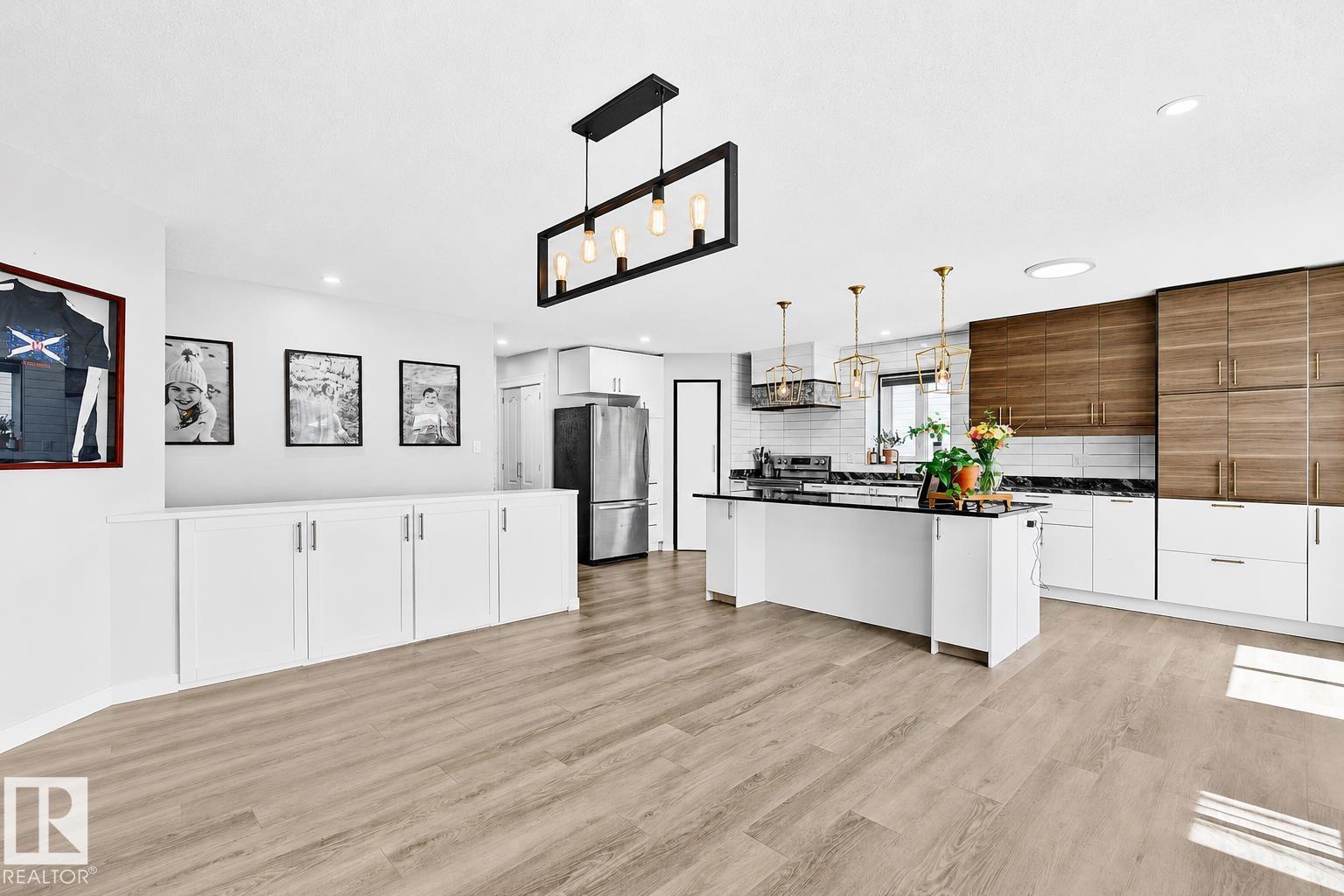3205 41A AV NW - 10