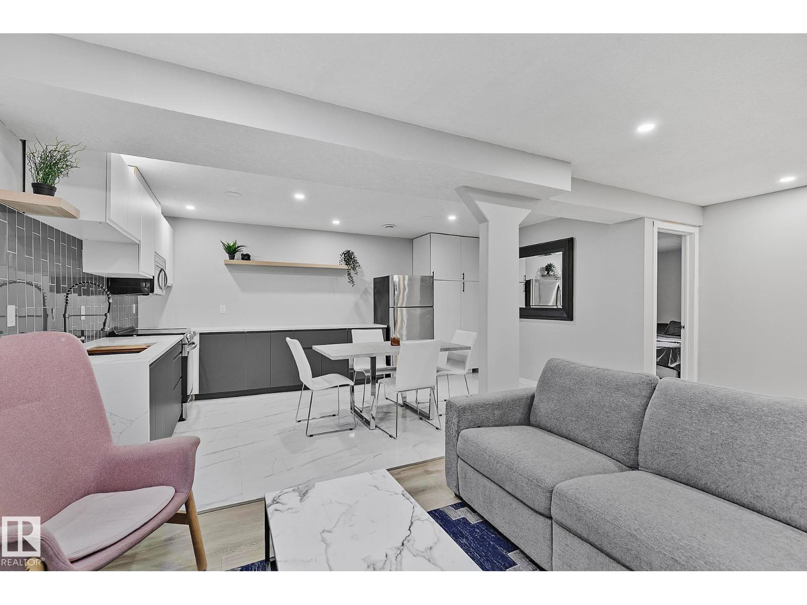 3205 41A AV NW - 36