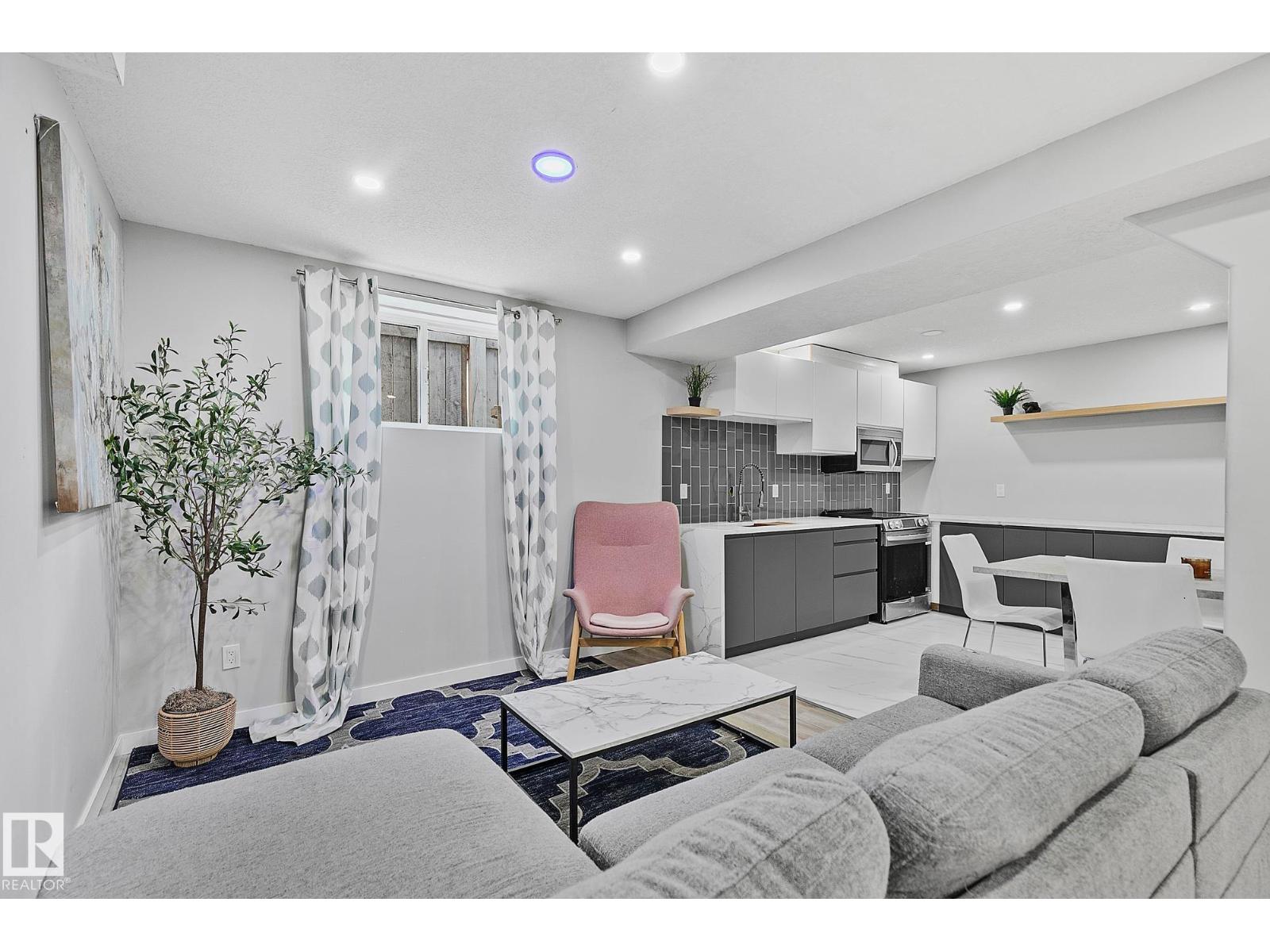 3205 41A AV NW - 30