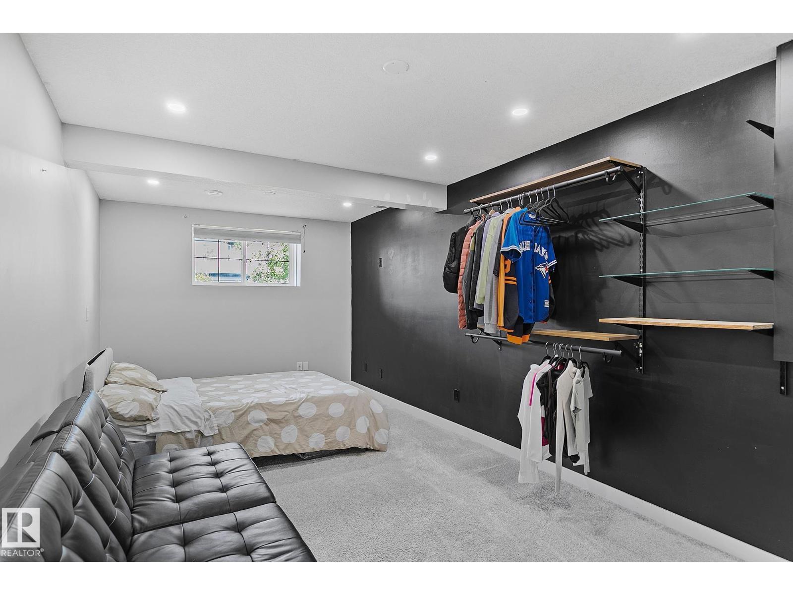 3205 41A AV NW - 42