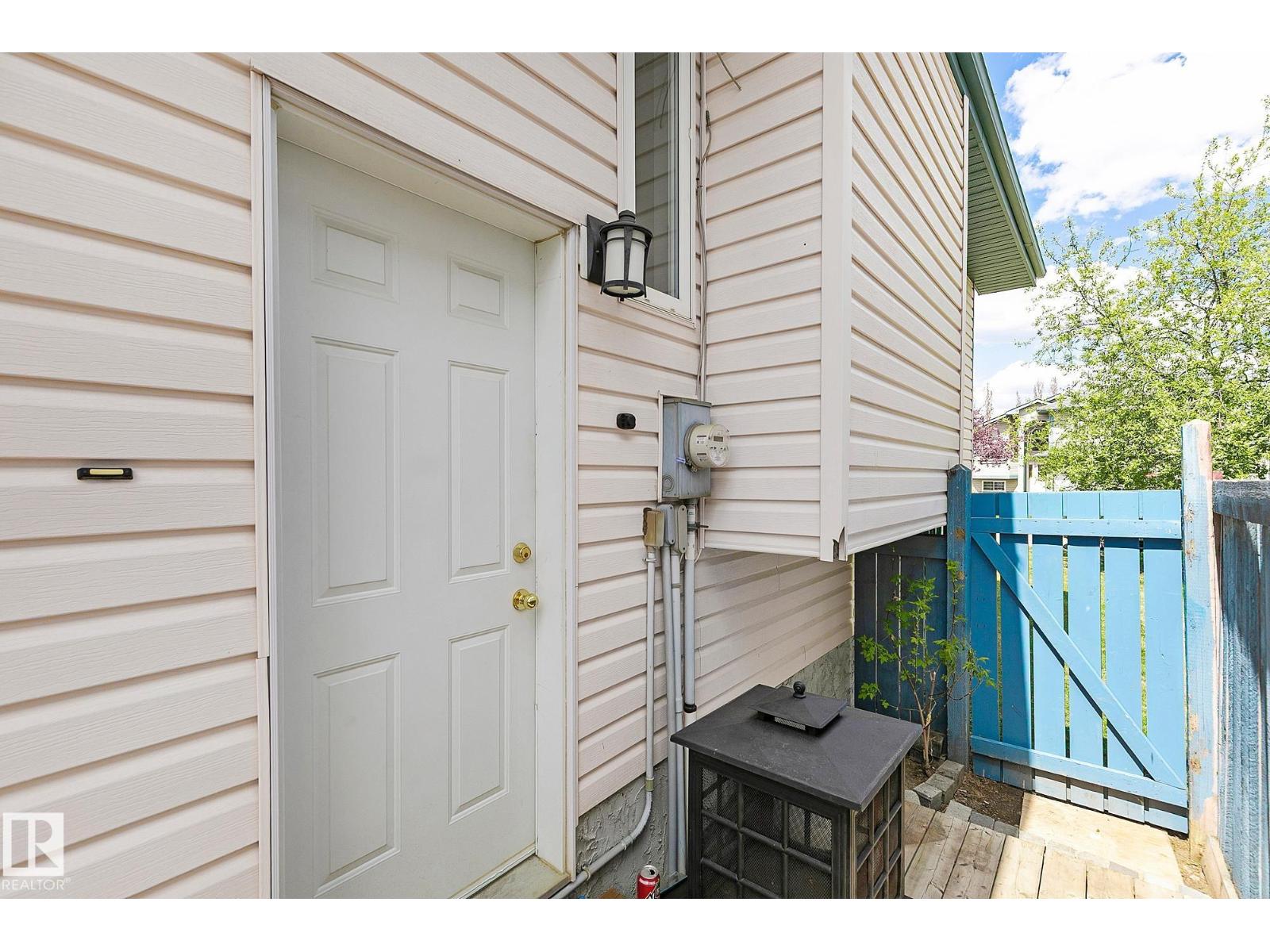 3205 41A AV NW - 51