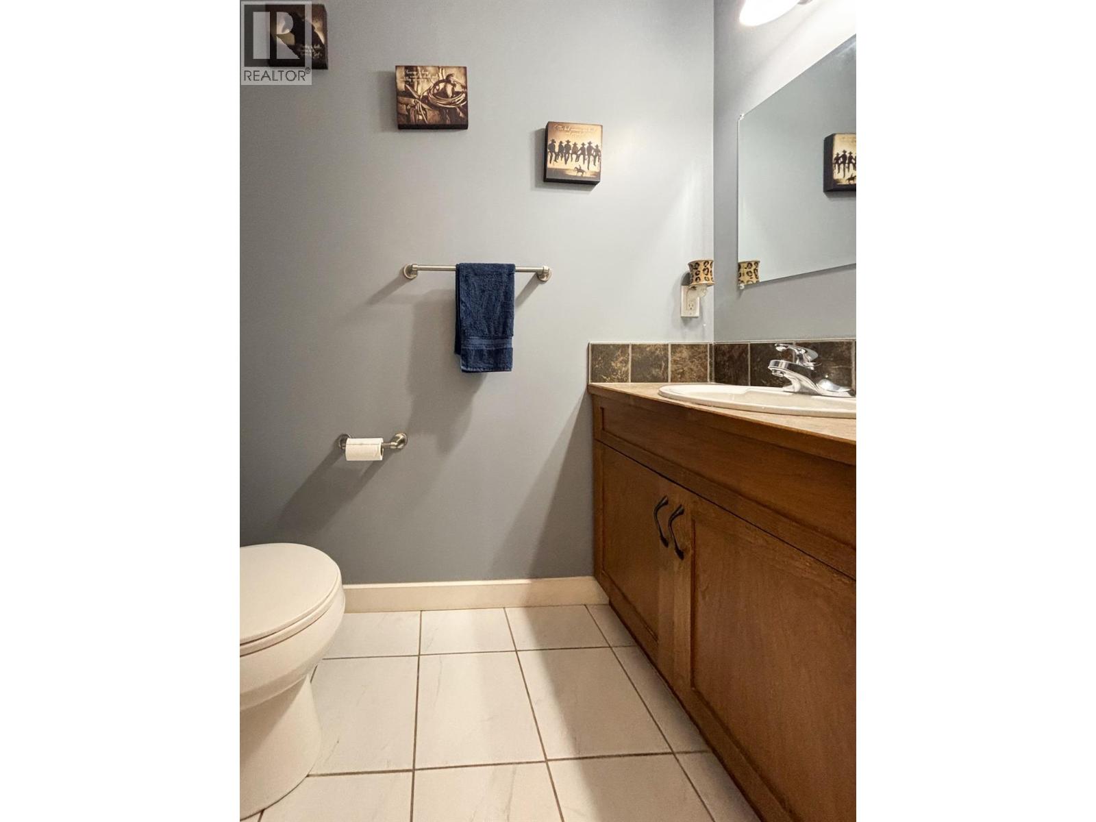 989 SWANSEA VIEW Road Unit# 13, Invermere