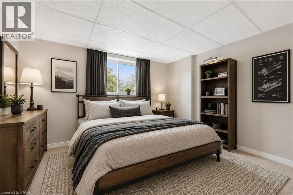 17 GIBBS Crescent - 17