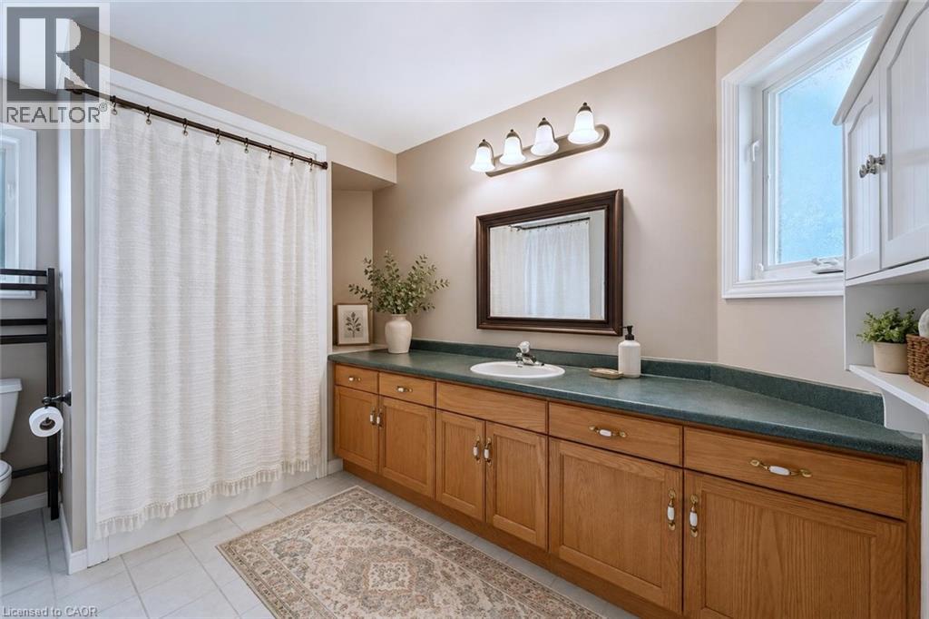 17 GIBBS Crescent - 12
