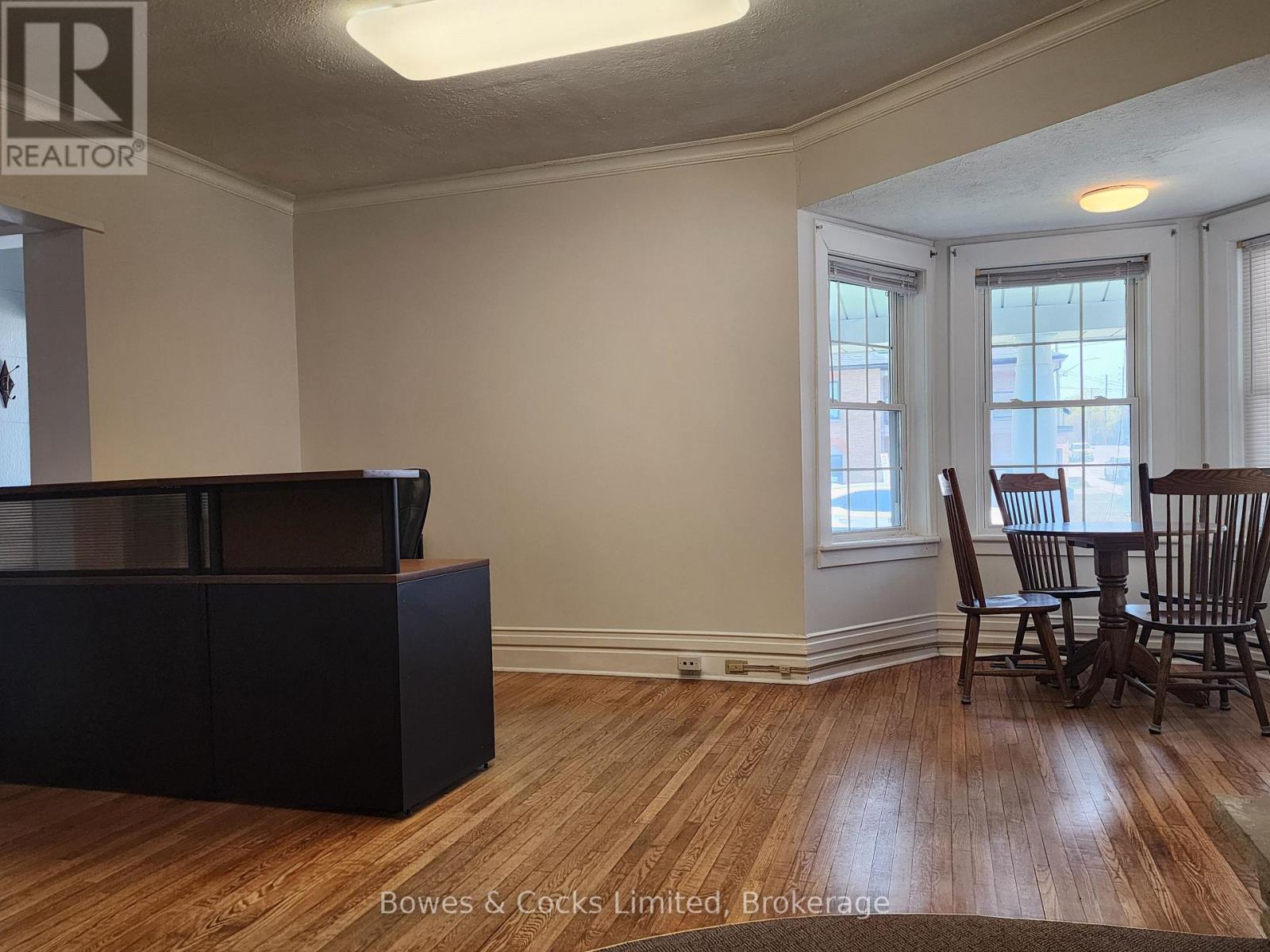 124 MAPLE AVENUE - Image 11