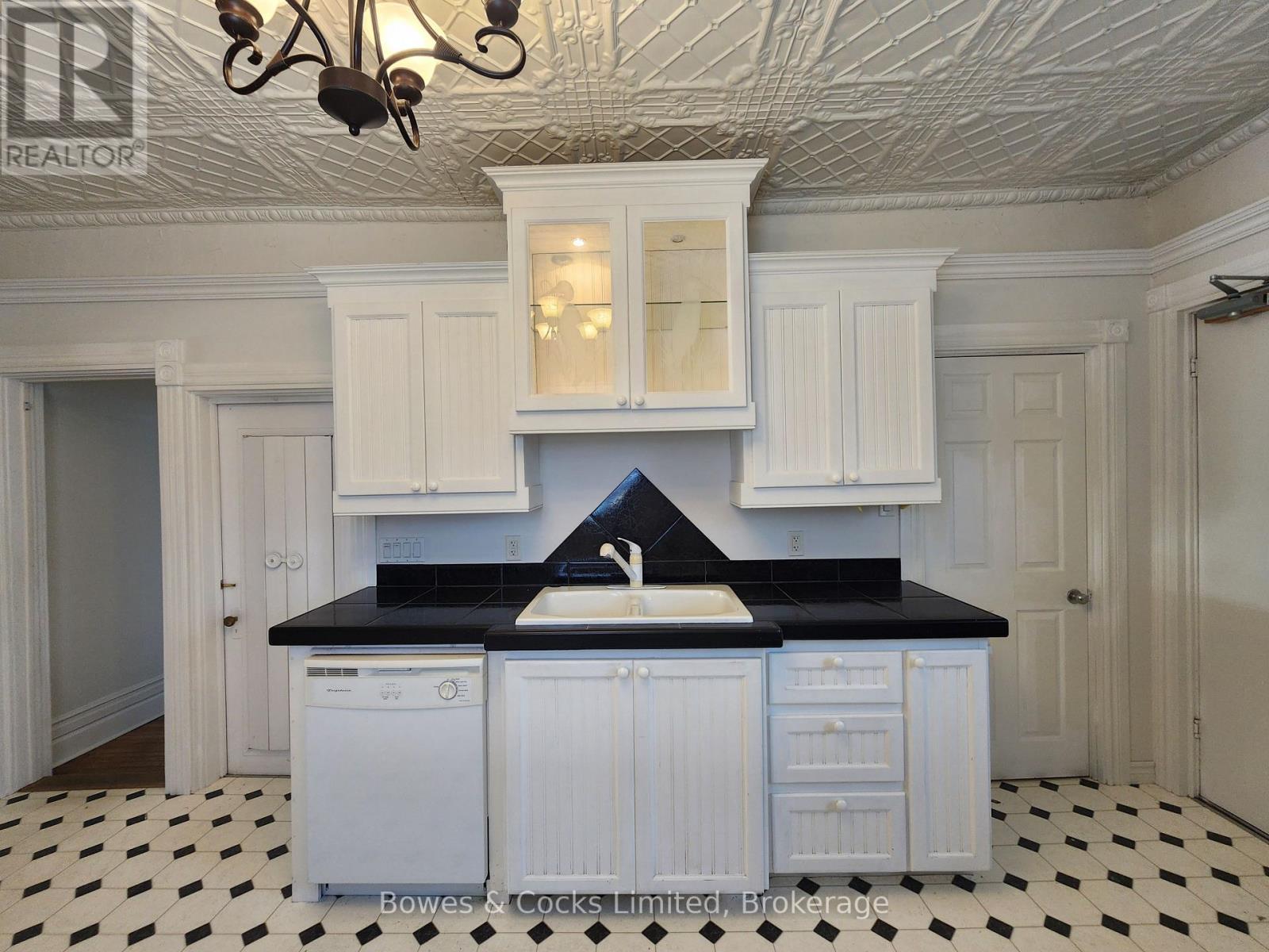 124 MAPLE AVENUE - 20