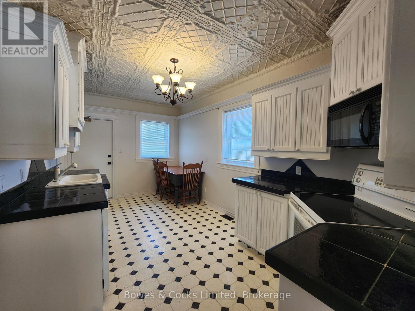 124 MAPLE AVENUE - 22