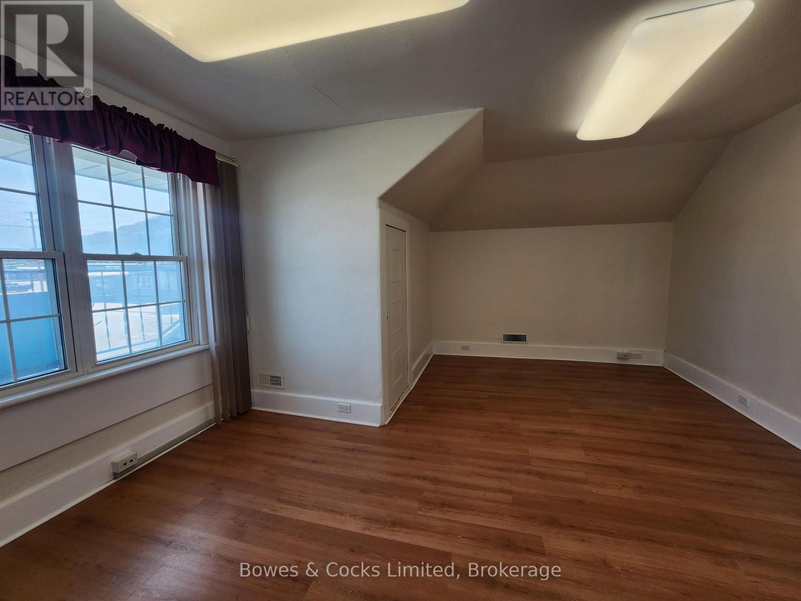 124 MAPLE AVENUE - 30