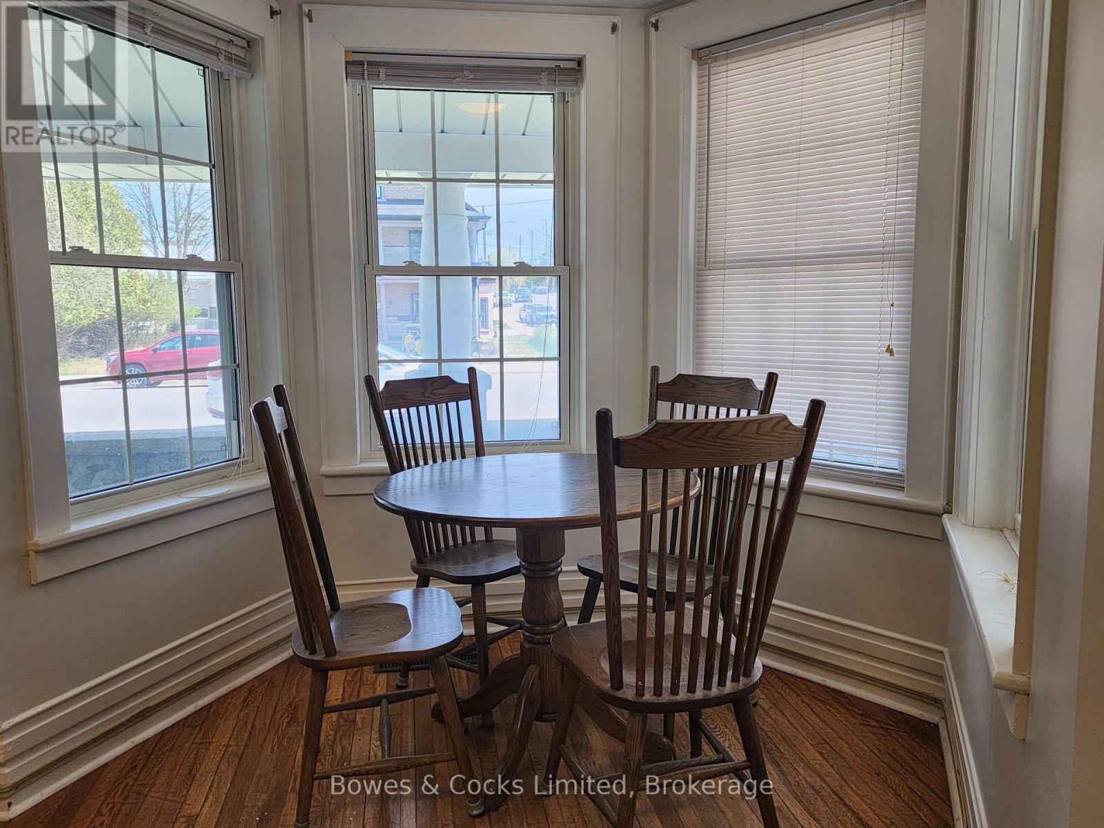 124 MAPLE AVENUE - Image 9