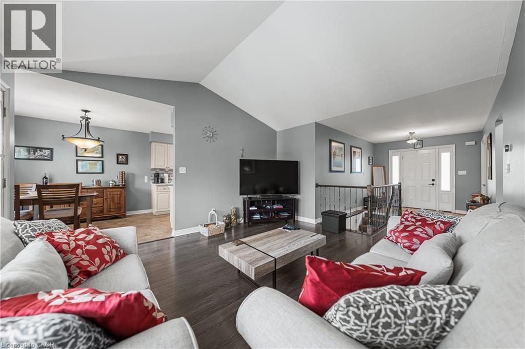 1052 VANSICKLE Road N - 9