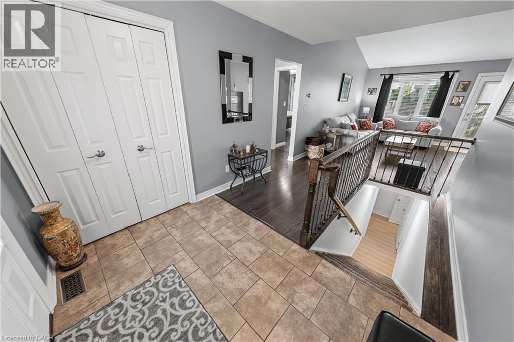 1052 VANSICKLE Road N - 26