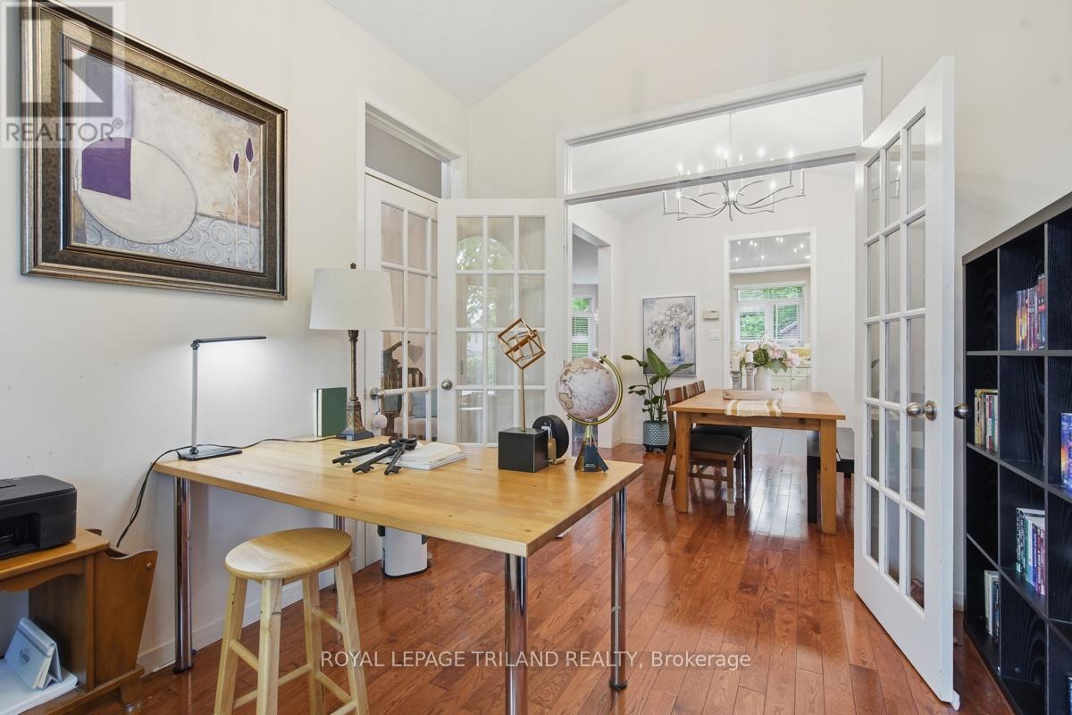512 SANDYBROOK DRIVE - 11