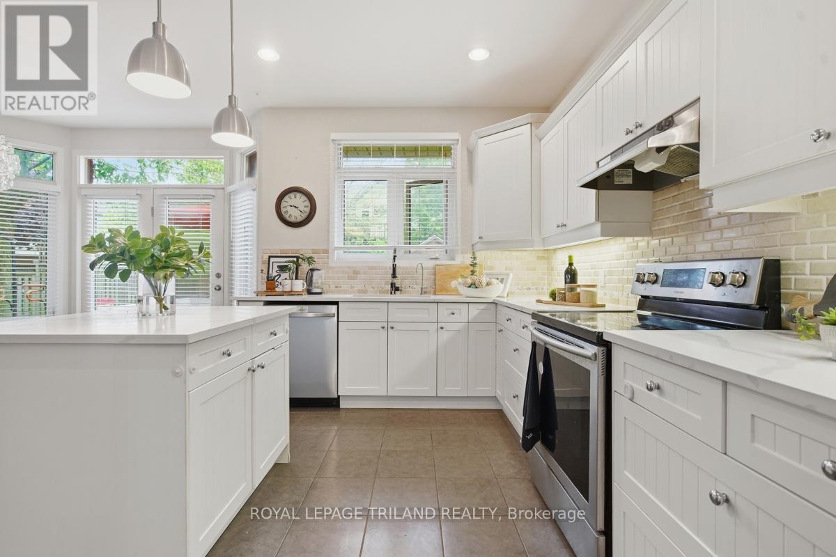 512 SANDYBROOK DRIVE - 13