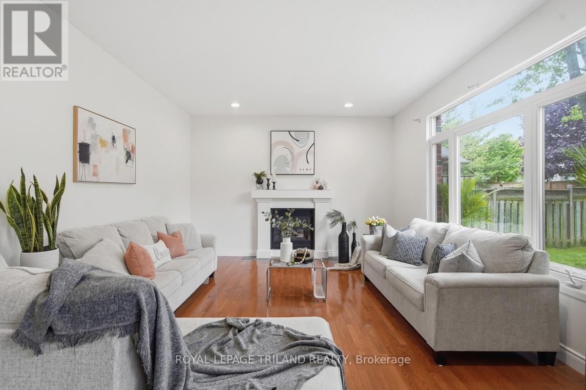 512 SANDYBROOK DRIVE - 19