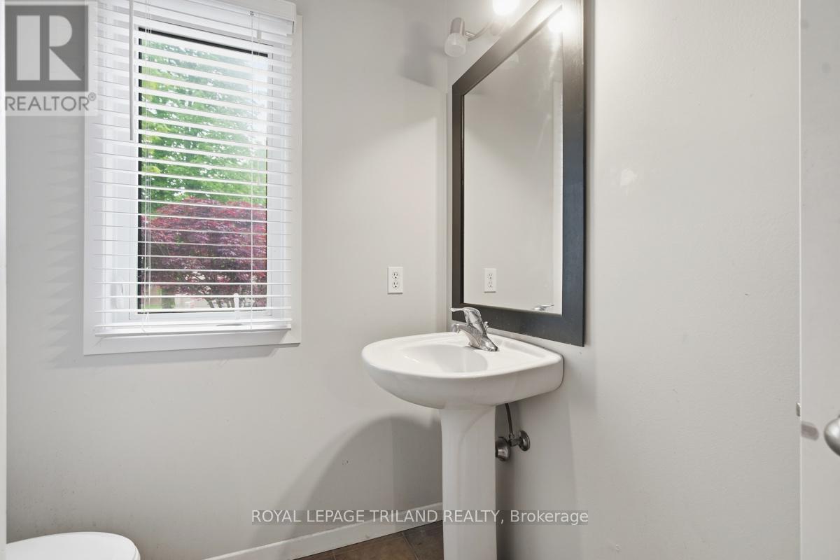 512 SANDYBROOK DRIVE - 23
