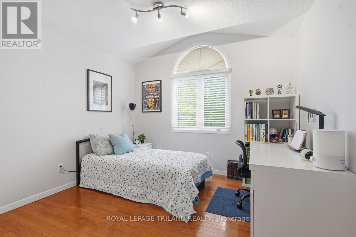 512 SANDYBROOK DRIVE - 29