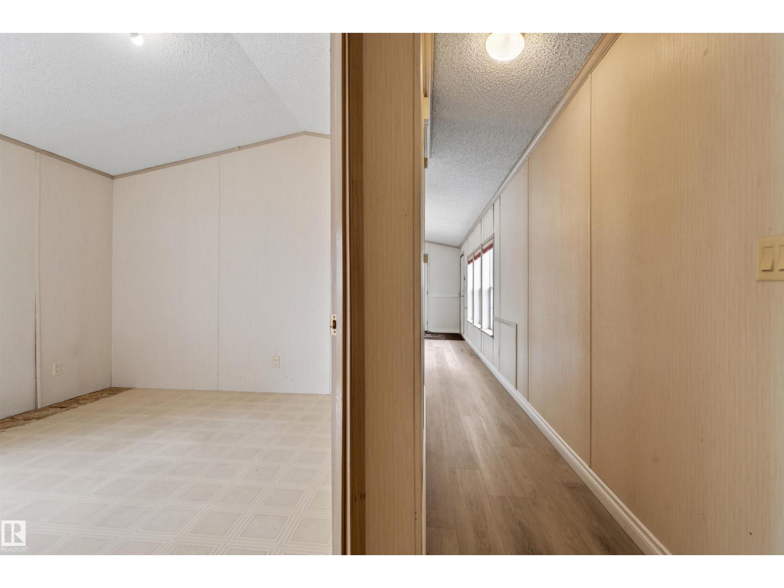 5329 54 ST — photo 11
