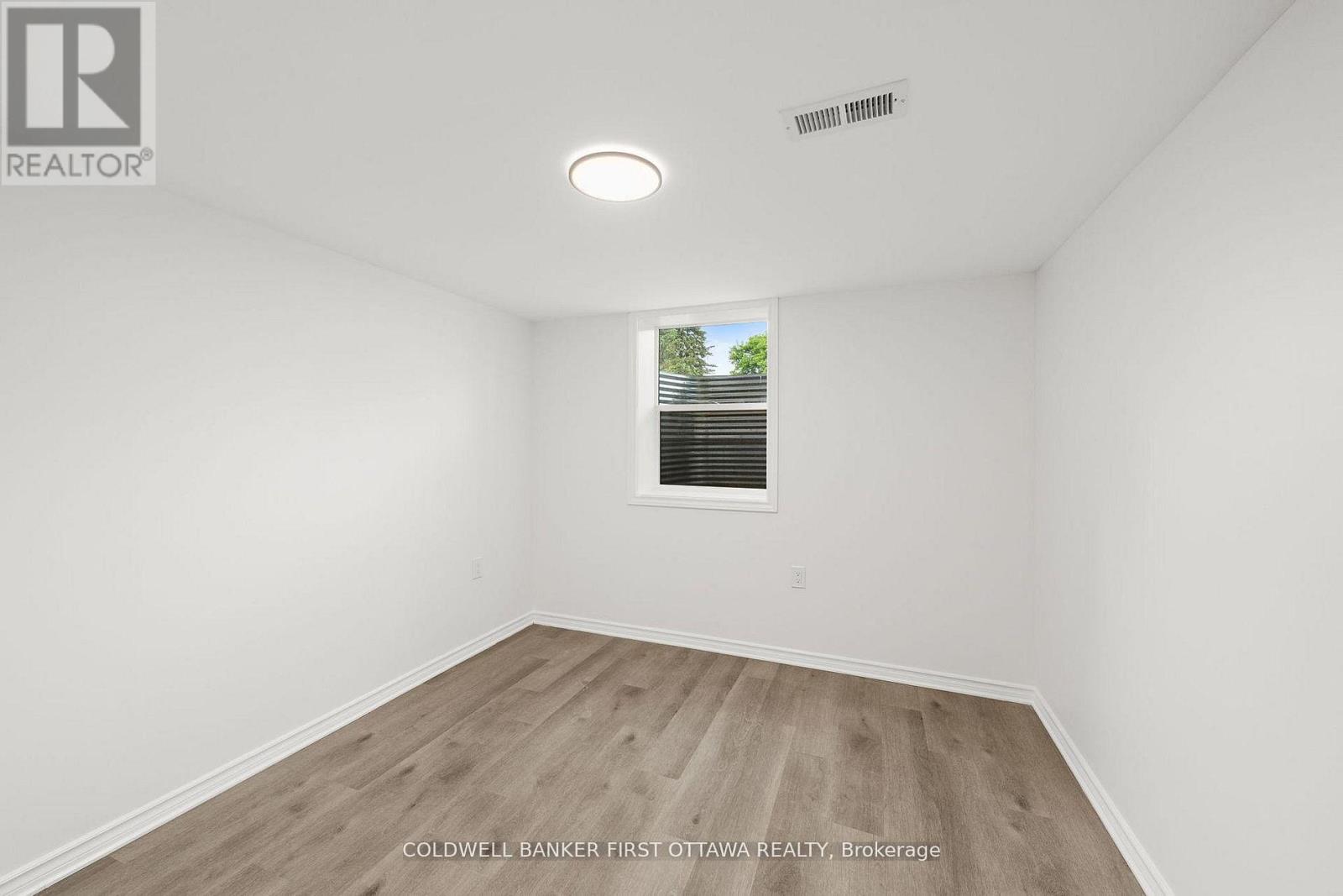 26 SPRING GARDEN AVENUE - 26