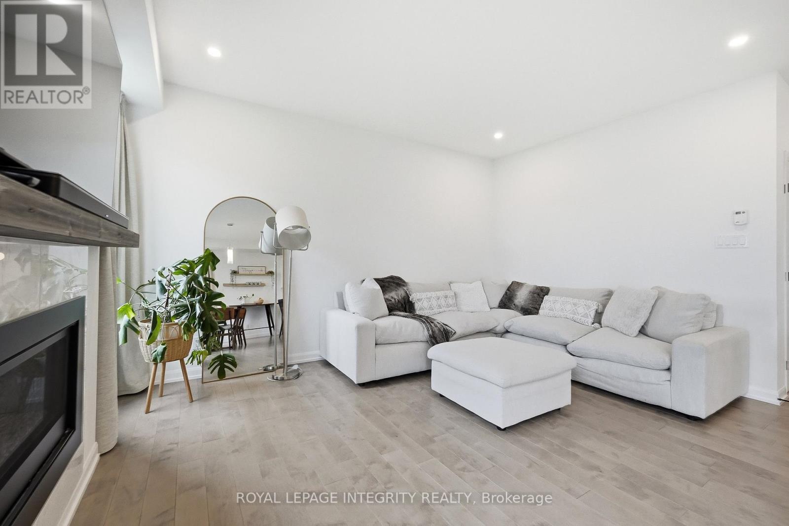 1161 DIAMOND STREET - 12