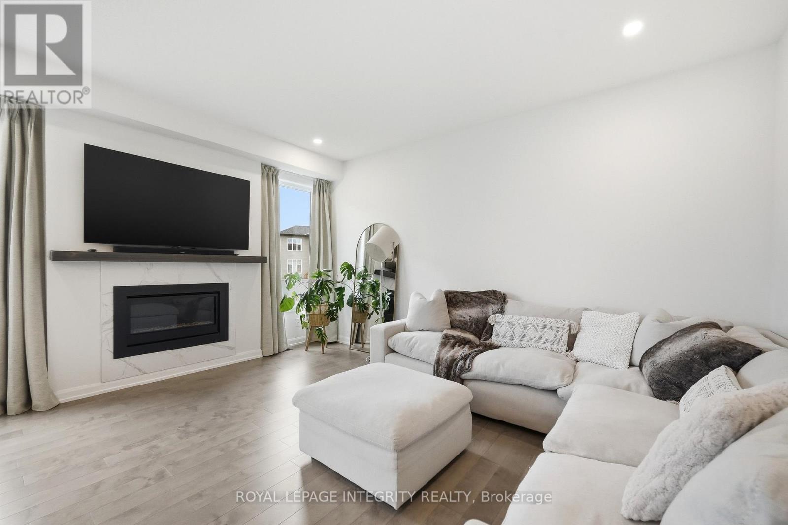 1161 DIAMOND STREET - 13