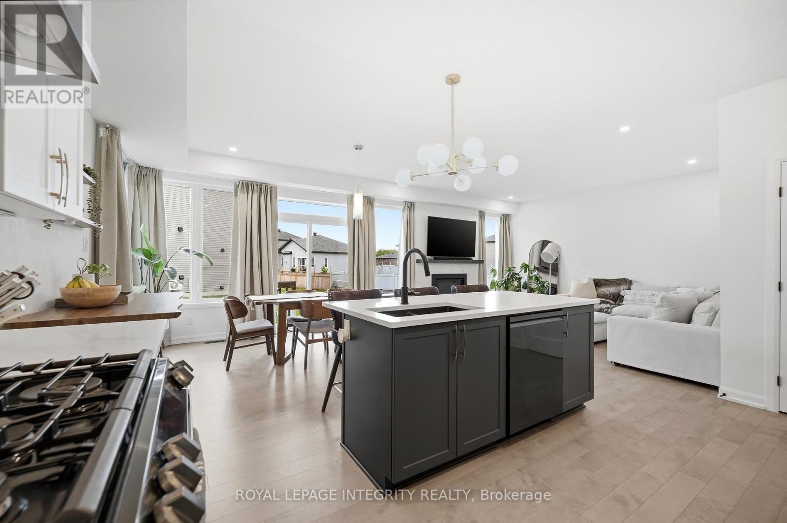 1161 DIAMOND STREET - 7